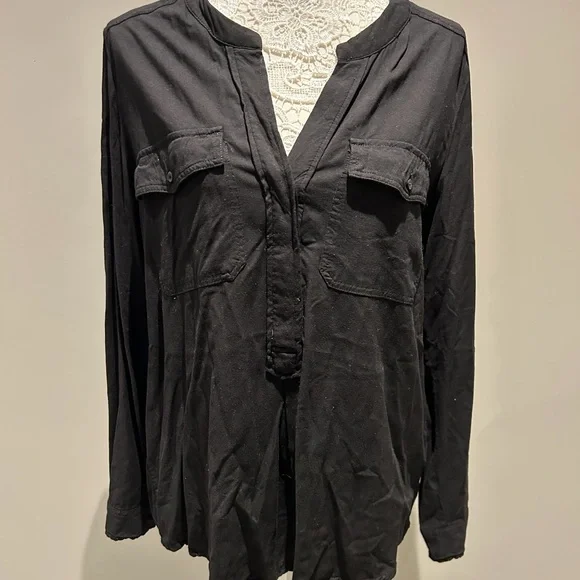 Mercer & Madison Elegant Black Top - Picture 1 of 5